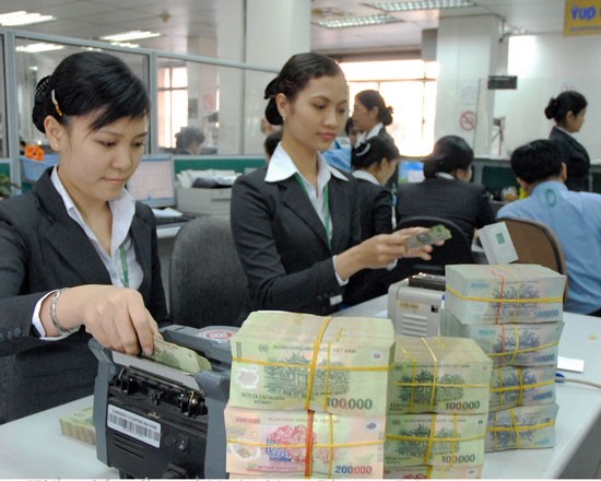 Weak banks will have to merge or go bankrupt under the ongoing restructuring project of the banking system (Photo: SGGP) Weak banks will have to merge or go bankrupt under the ongoing restructuring project of the banking system (Photo: SGGP)